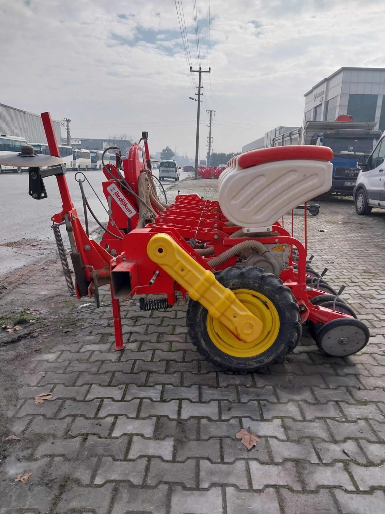 ÖZDÖKEN 6'LI DİSKLİ GÜBRESİZ SABİT ŞASE 45 CM ARA ÇİFT PİSTON MARKÖRLÜ MAKİNE - Görsel 2